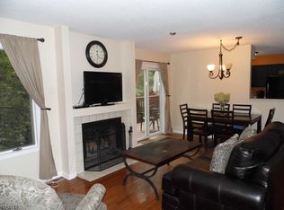 64 Red Oak Ter, Oak Ridge, NJ 07438