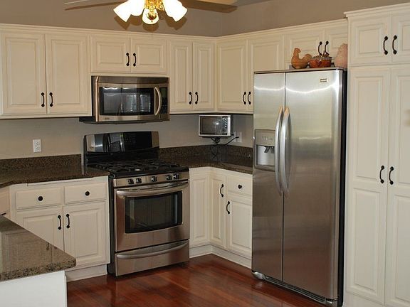 3rd image of 8601 Alisa Ct