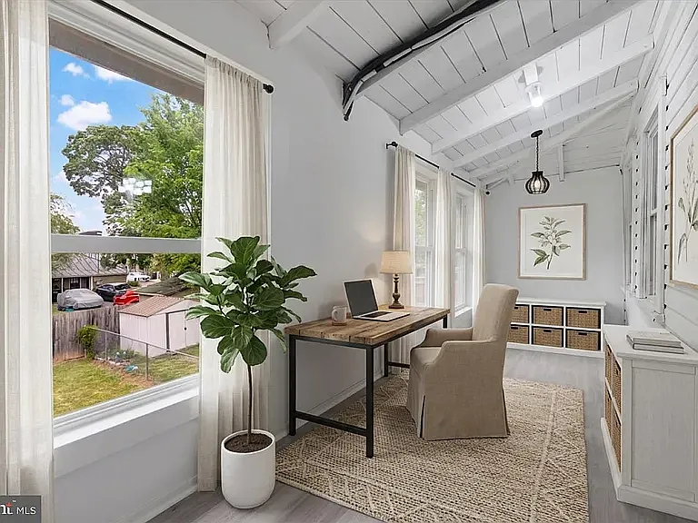 323 Fairview Ave — Photo 18