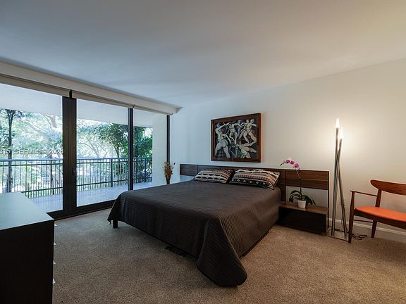 4th image of 2901 S Bayshore Dr APT 2H