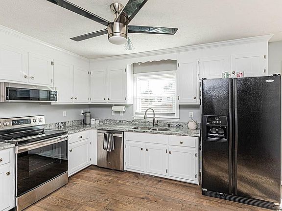 5th image of 8987 Woods Edge Dr