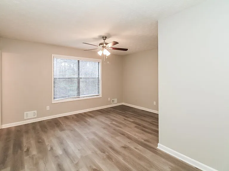 4140 Hawkins Xing — Photo 10
