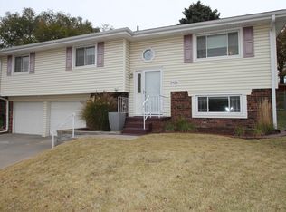 5926 S 109th Cir, Omaha, NE 68137