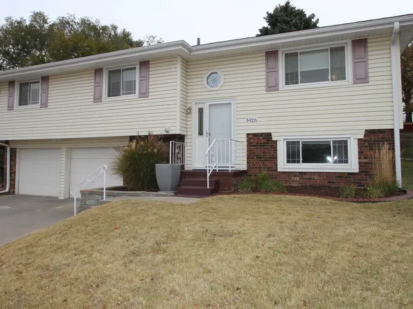 5926 S 109th Cir, Omaha, NE 68137