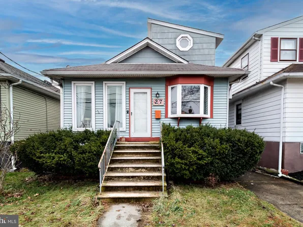 27 Lincoln Ave, Mount Ephraim, NJ 08059