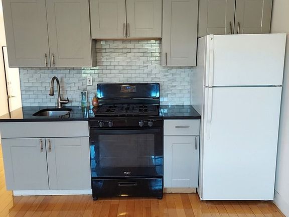 4th image of 424 Rodney St Floor 2