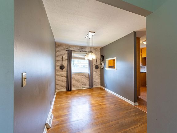 5th image of 622 Carl Ave