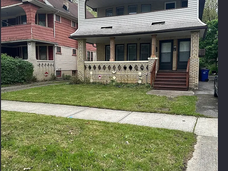 3652 E 146th St #3 — Photo 2