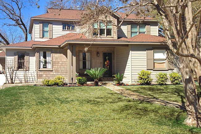 1st image of 425 Ogden Ln