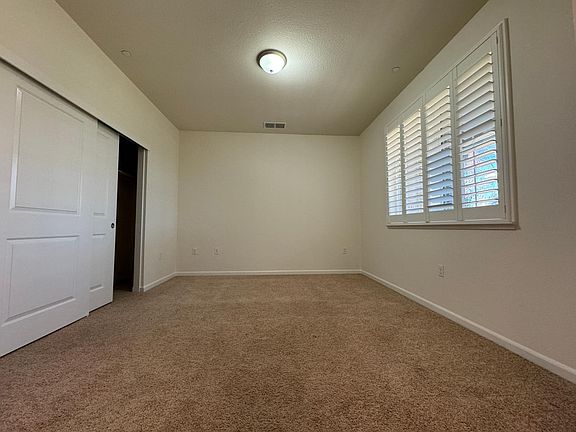 4th image of 6091 Raleigh Rd