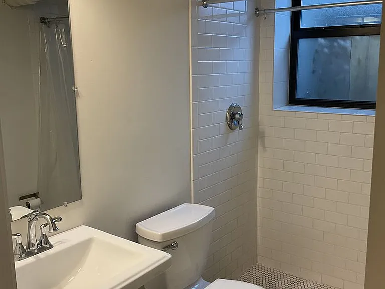 451 Fairview Ave N — Photo 17