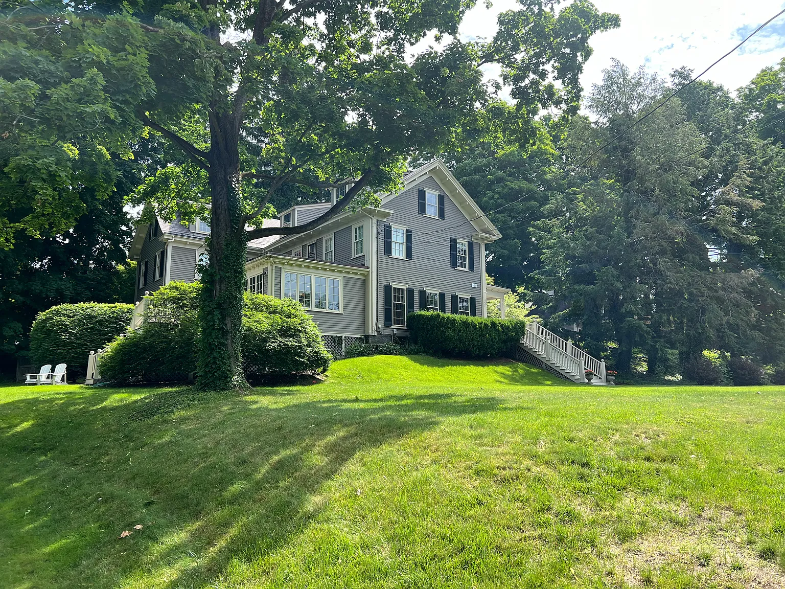 6 bed, 4.5 bath, 6530 sqft, $12,500 — Photo 1