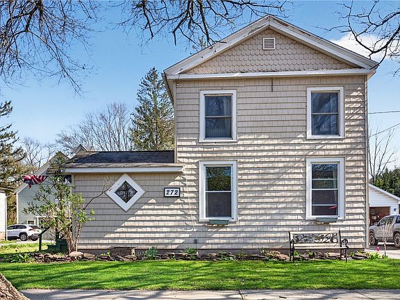 3rd image of 272 Main St