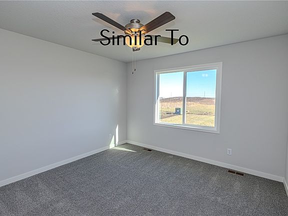 4th image of 610 NE Meadow Landing Dr