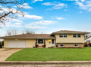 730 Franklin St, Charleston, IL 61920