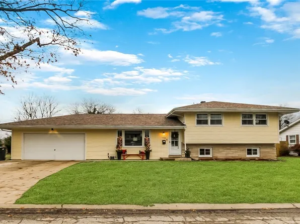 730 Franklin St, Charleston, IL 61920