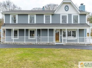 989 Union Valley Rd, West Milford, NJ 07480