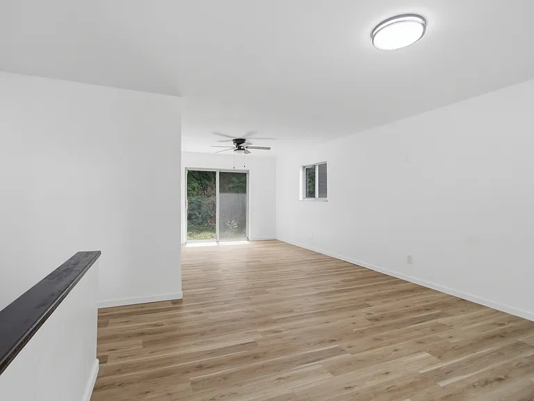 1308 Perry Ave — Photo 6
