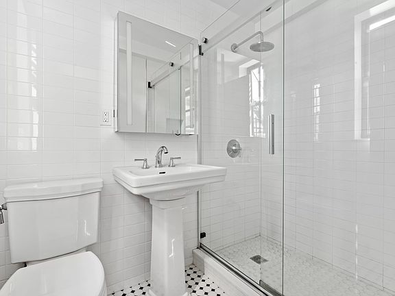 5th image of 60 9th St #505