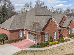 1410 Woodland Lake Dr, Snellville, GA 30078