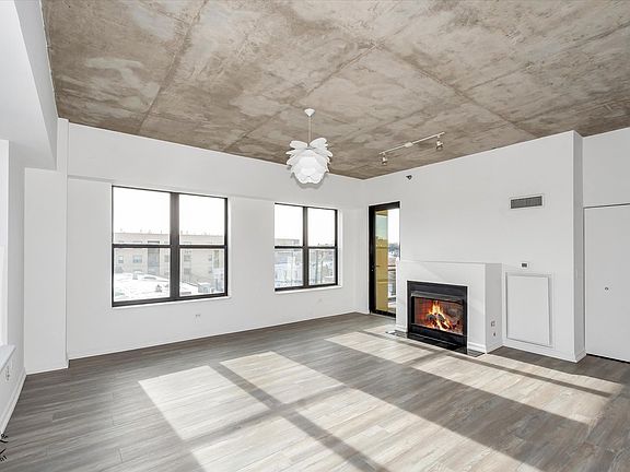 5th image of 1122 W Catalpa Ave APT 401
