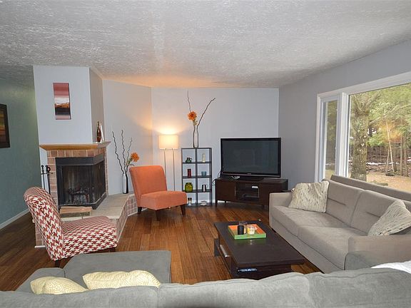 3rd image of 3780 S Lake Shore Dr