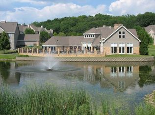 6135 Chasewood Pkwy APT 201, Minnetonka, MN 55343