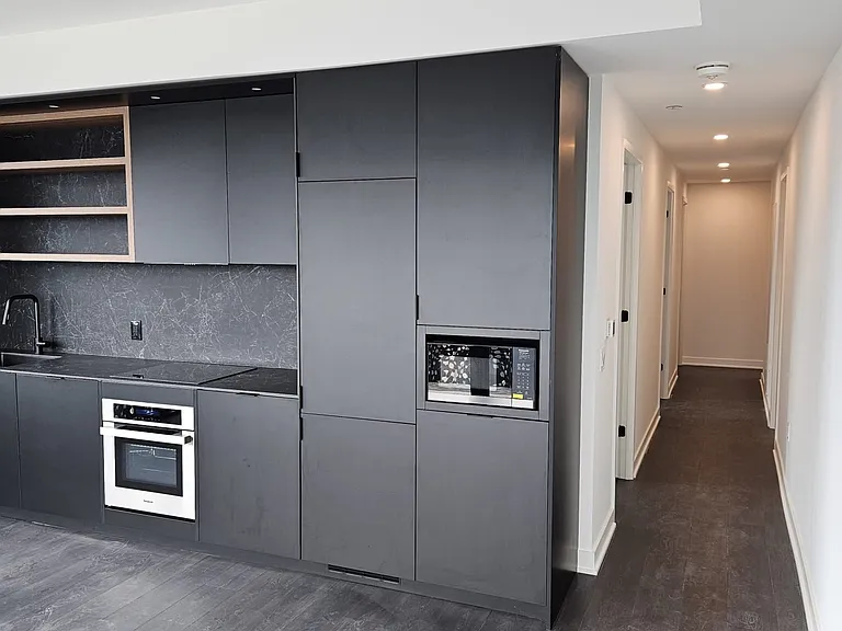55 Charles St E #2706 — Photo 32