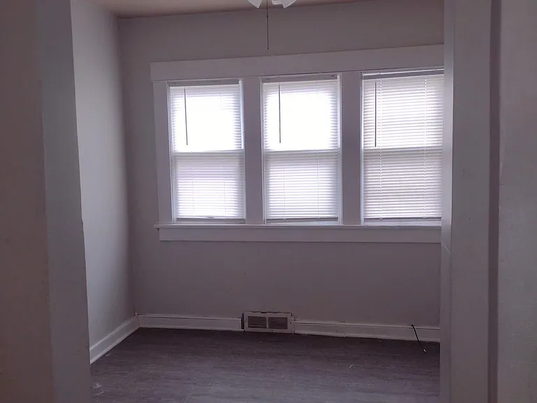 532 Western Ave — Photo 3