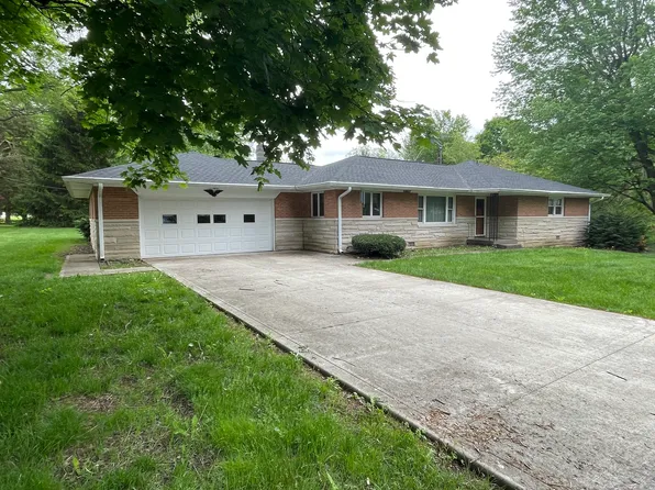222 S 1st St, Jamestown, IN 46147