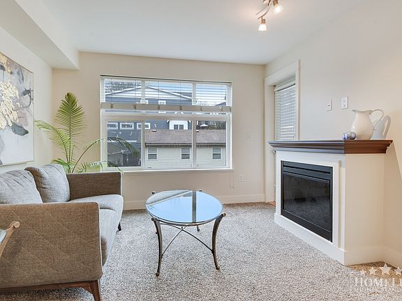 5th image of 2515 Park Dr #211