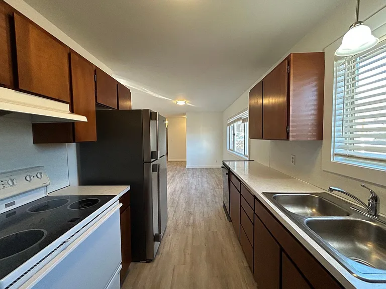 407 S Walnut St — Photo 9