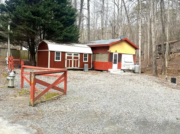 30 26th St, Ellijay, GA 30540