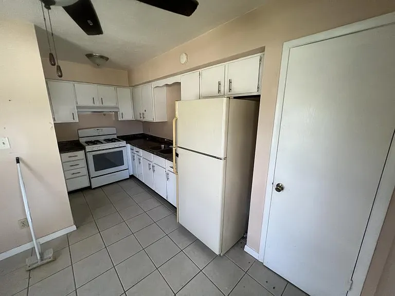 505 E Lowell Ave — Photo 9