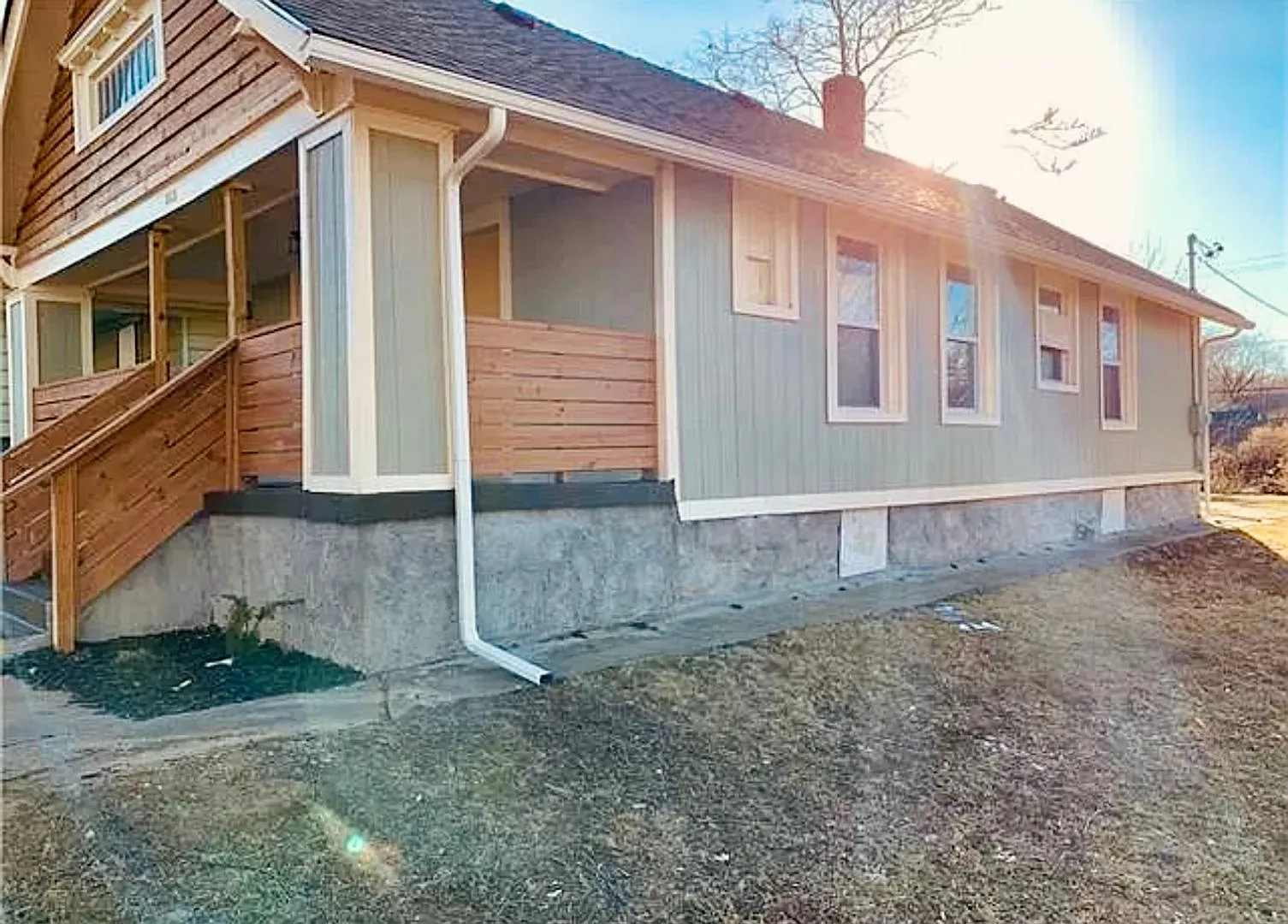 Northeast 2 Bedroom Home For Rent — Photo 2