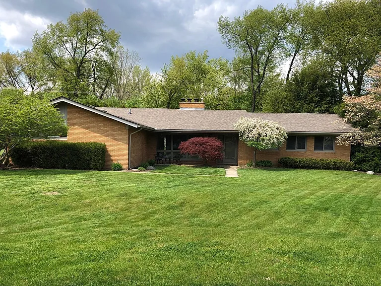 5799 Blandford Ct — Photo 2