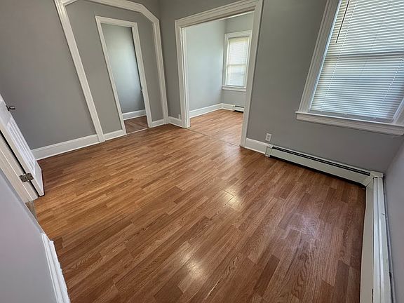 5th image of 171 Isabella Ave Floor 2