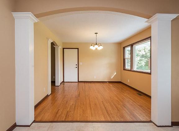 4th image of 2217 114th St E