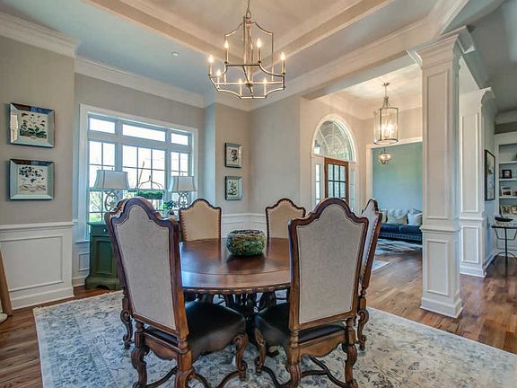 2nd image of 1025 Lawson Ln