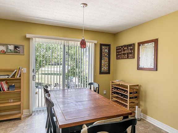 5th image of 1389 Primrose Ave