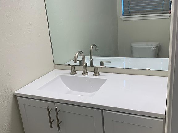 5th image of 616 N Everest Ave