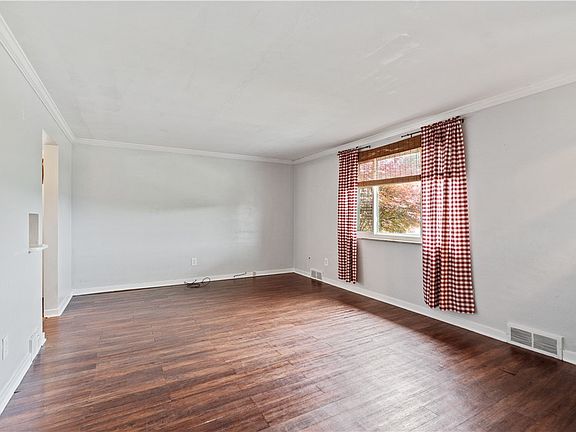 5th image of 422 Oliver Dr