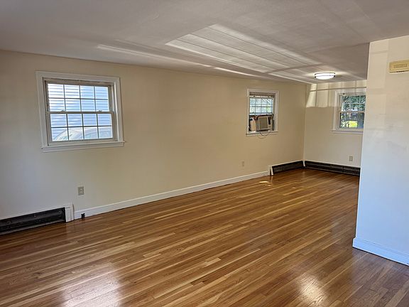 3rd image of 103 Jensen Rd
