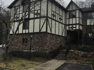 2601 Hemingway Ln, Mahwah, NJ 07430