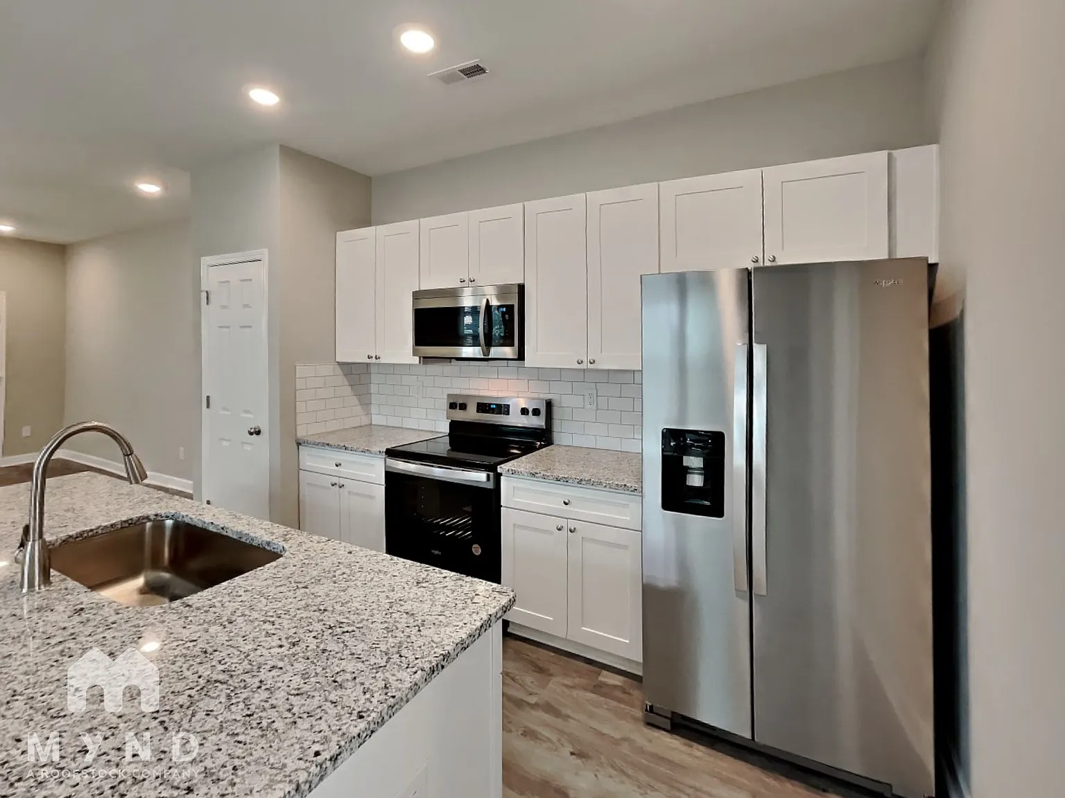 3 bed, 2.0 bath, 1347 sqft, $1,630 — Photo 4
