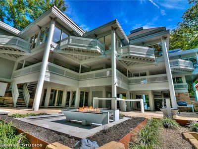 933 Top Of The Hill Rd, Akron, OH, 44333