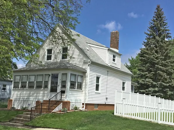 484 Cedar St, Wyandotte, MI 48192