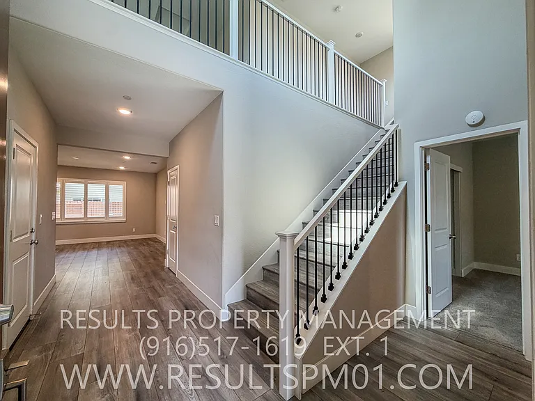 587 River St — Photo 27