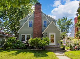 792 Wheelock Pkwy E, Saint Paul, MN 55106