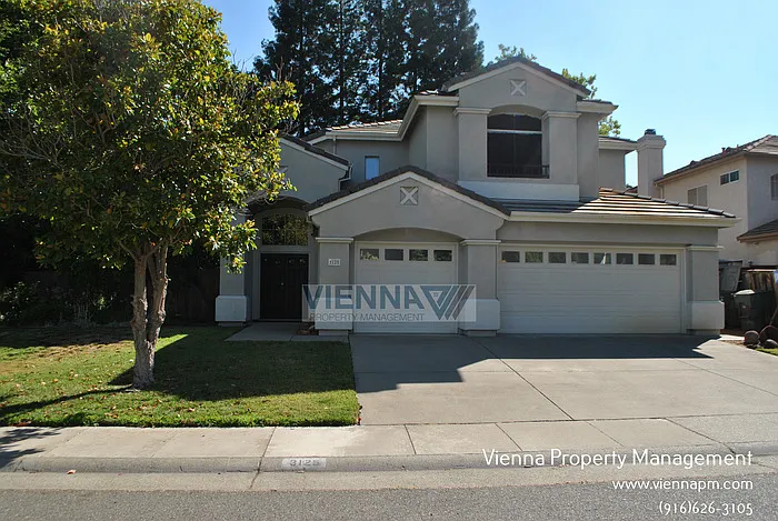 3125 Sceptre Dr photo 1